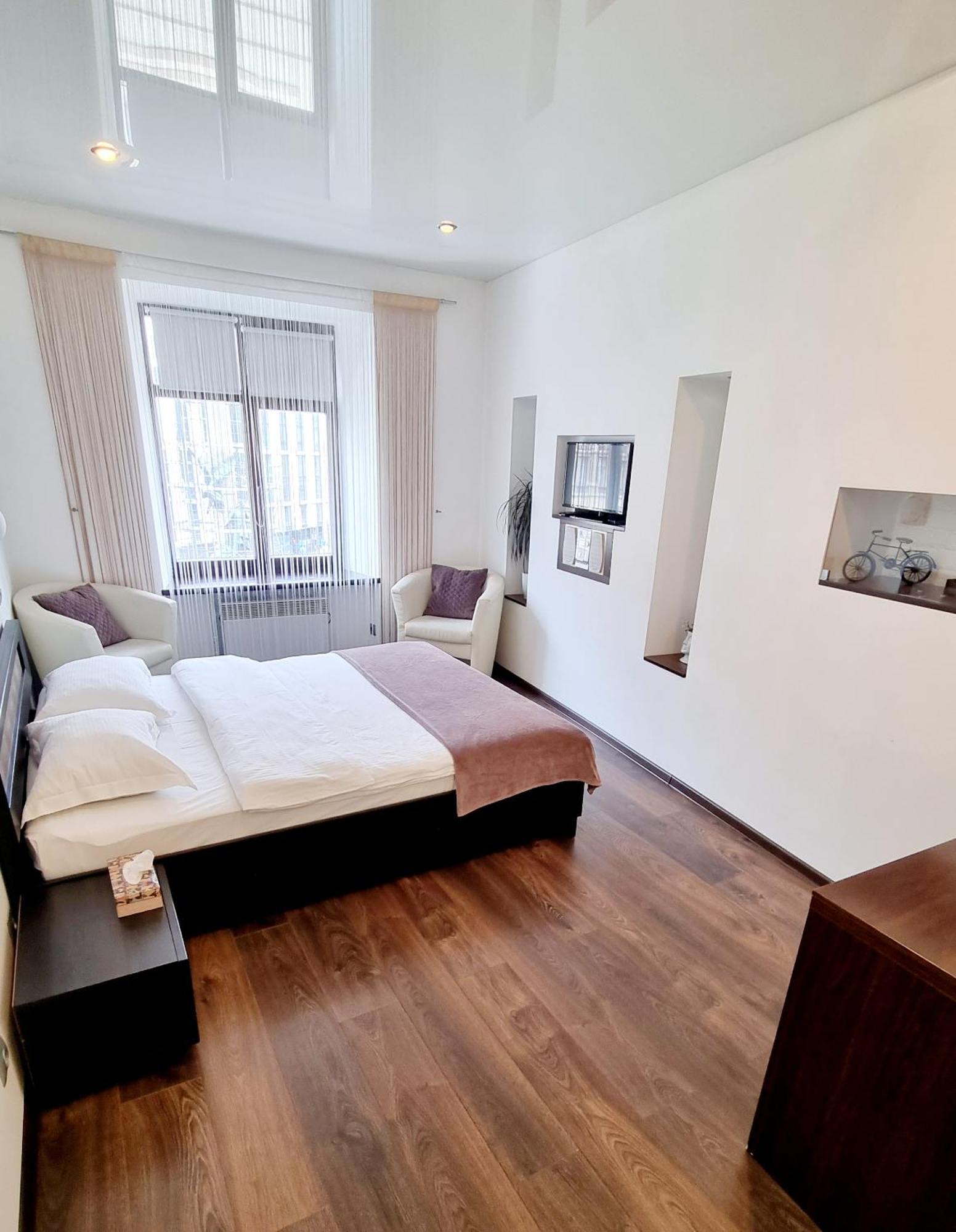 Apartment Mitskevycha Square 5 Lviv Exterior foto